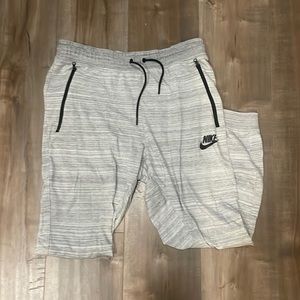 Men’s nike joggers L